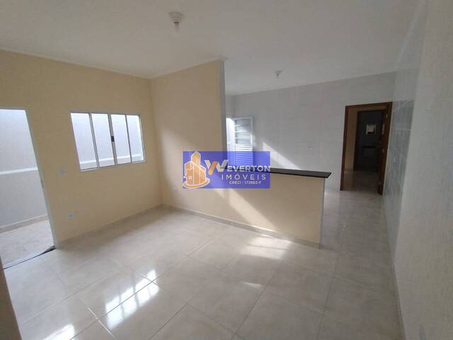 Casa para Venda em Mongaguá - 2