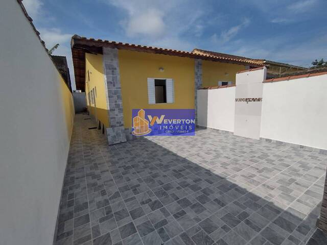 Casa para Venda em Mongaguá - 2
