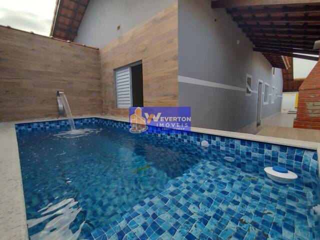 #273 - Casa para Venda em Mongaguá - SP