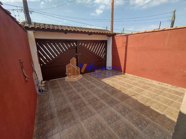 Casa para Venda em Mongaguá - 2