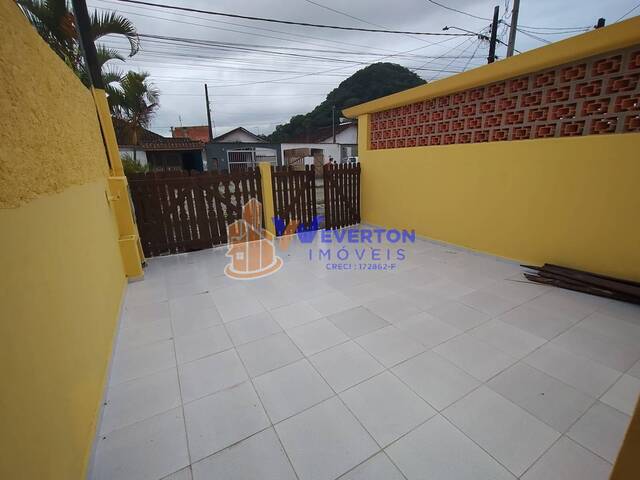 Casa para Venda em Mongaguá - 2