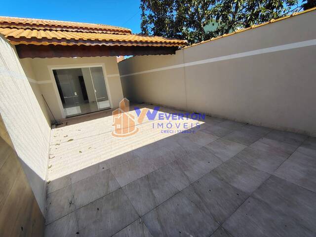 #813 - Casa para Venda em Mongaguá - SP - 2