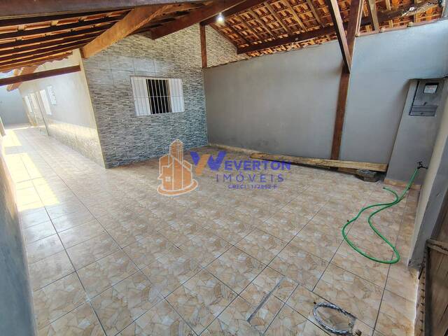 #828 - Casa para Venda em Mongaguá - SP - 2