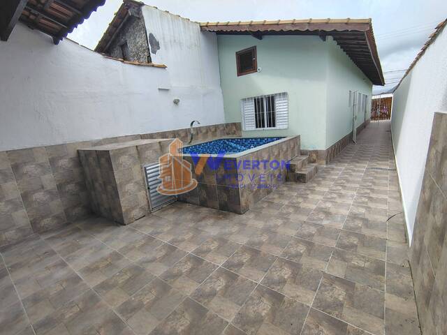 #857 - Casa para Venda em Mongaguá - SP - 2