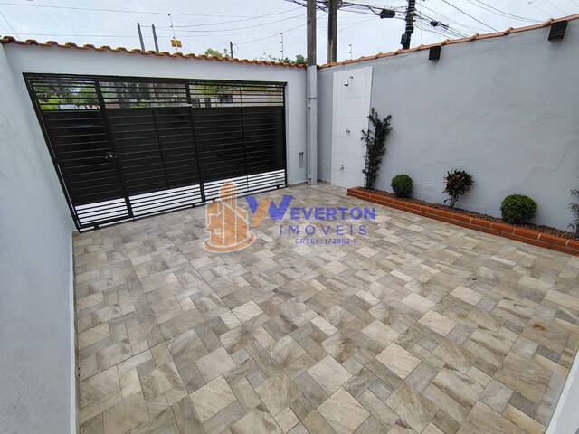 #860 - Casa para Venda em Mongaguá - SP - 2