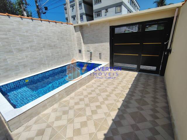 #925 - Casa para Venda em Mongaguá - SP - 2