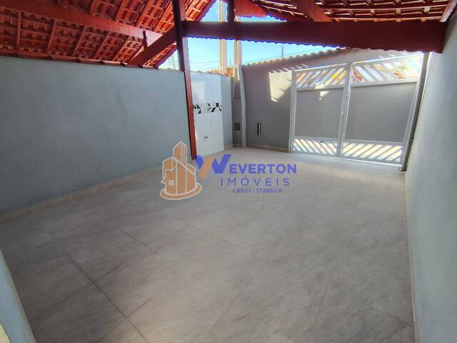#943 - Casa para Venda em Mongaguá - SP
