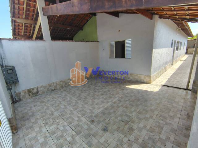 #945 - Casa para Venda em Mongaguá - SP