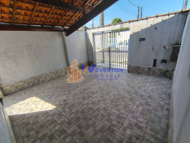 #945 - Casa para Venda em Mongaguá - SP