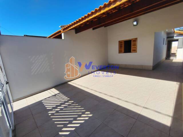 #948 - Casa para Venda em Mongaguá - SP