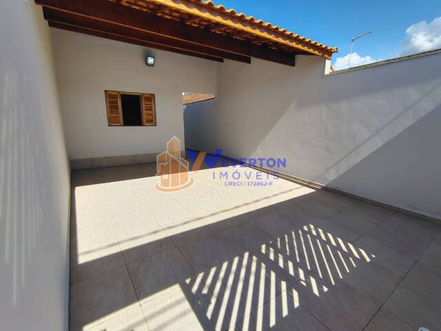 #948 - Casa para Venda em Mongaguá - SP