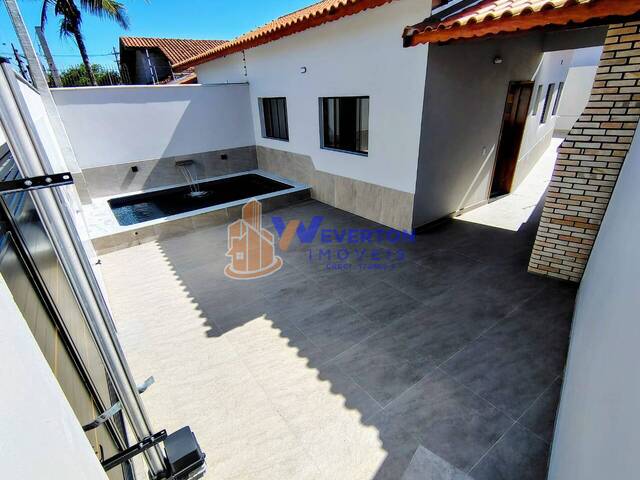 Casa para Venda em Mongaguá - 2