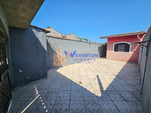 #1025 - Casa para Venda em Mongaguá - SP - 2